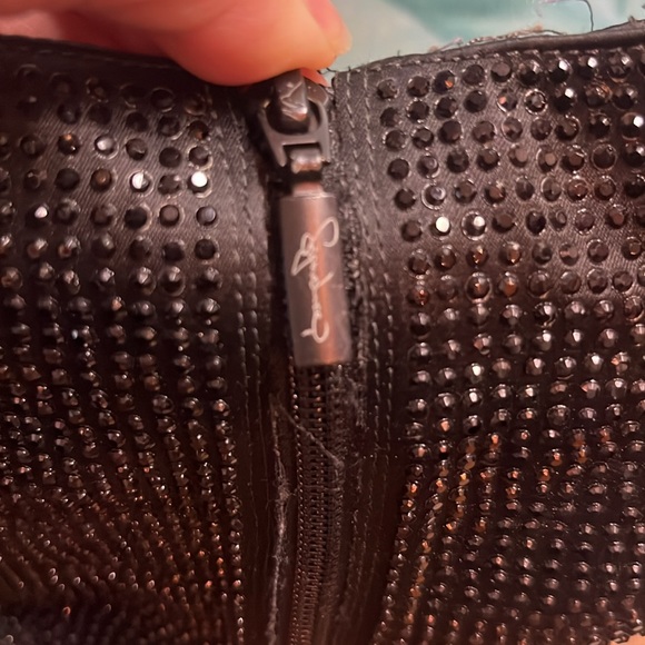 🥰Report Signature “Clarkson”Bootie, Black Satin/ Crystal, Sz 8 - Picture 5 of 5